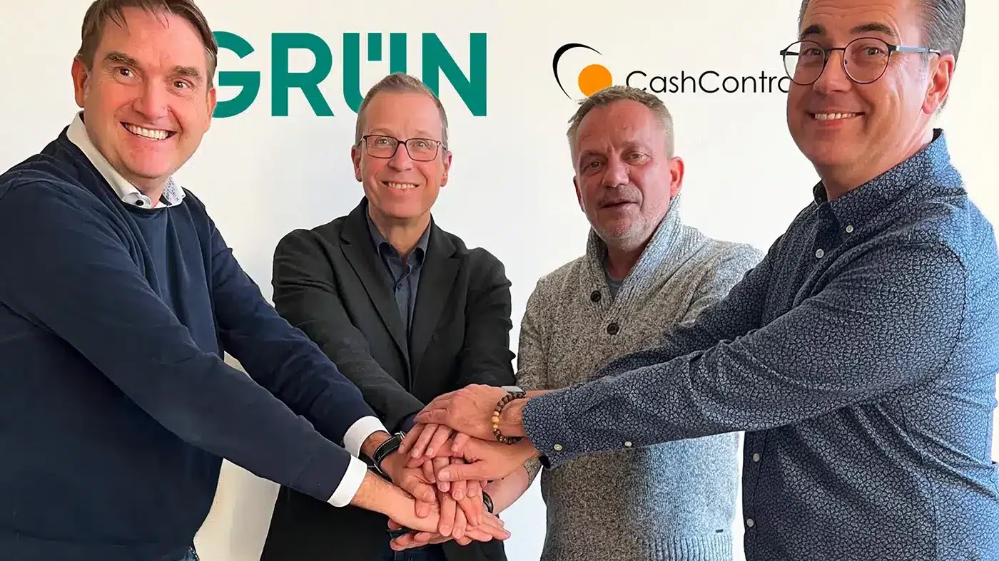 V.l.n.r: Dr. Oliver Grün (CEO GRÜN Software Group GmbH), Norbert Pohlen (CEO GRÜN raw) gemeinsam mit Claus Studener und Detlef Sattler (CashControl Kassensysteme GmbH).