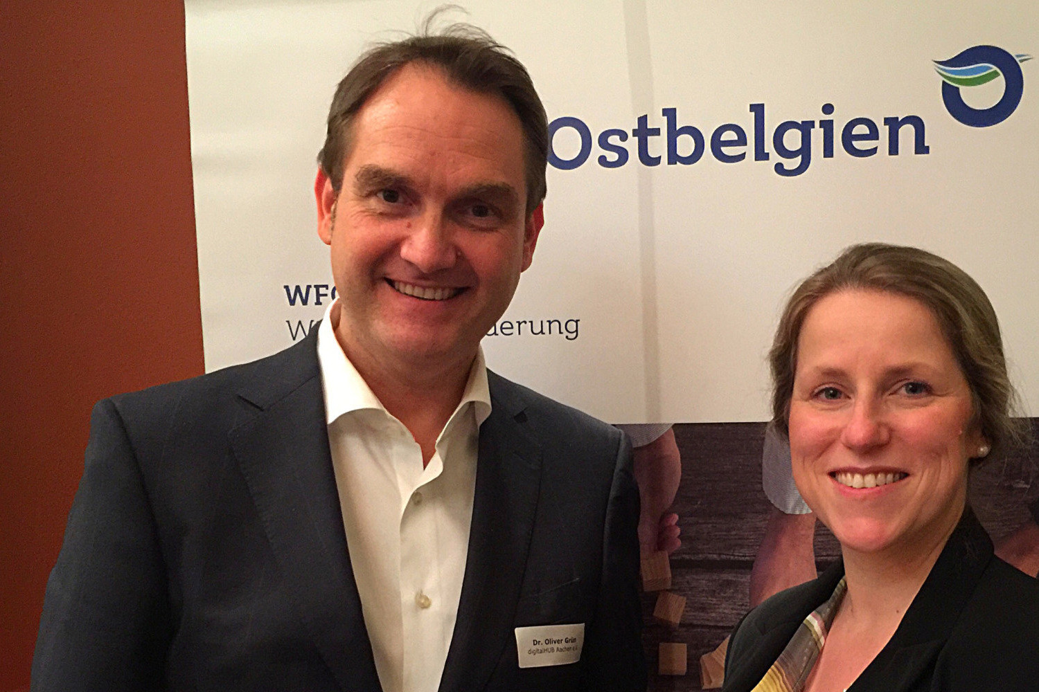 Dr. Oliver Grün, Vorstand der GRÜN Software AG und Isabelle Weykmans, stv. Ministerpräsidentin der Deutschsprachigen Gemeinschaft Belgiens.